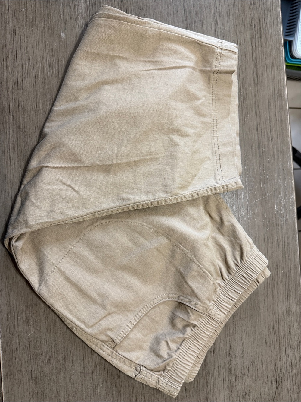 Ladies capris  Elastic Waist Pull-On  in Beige size 24